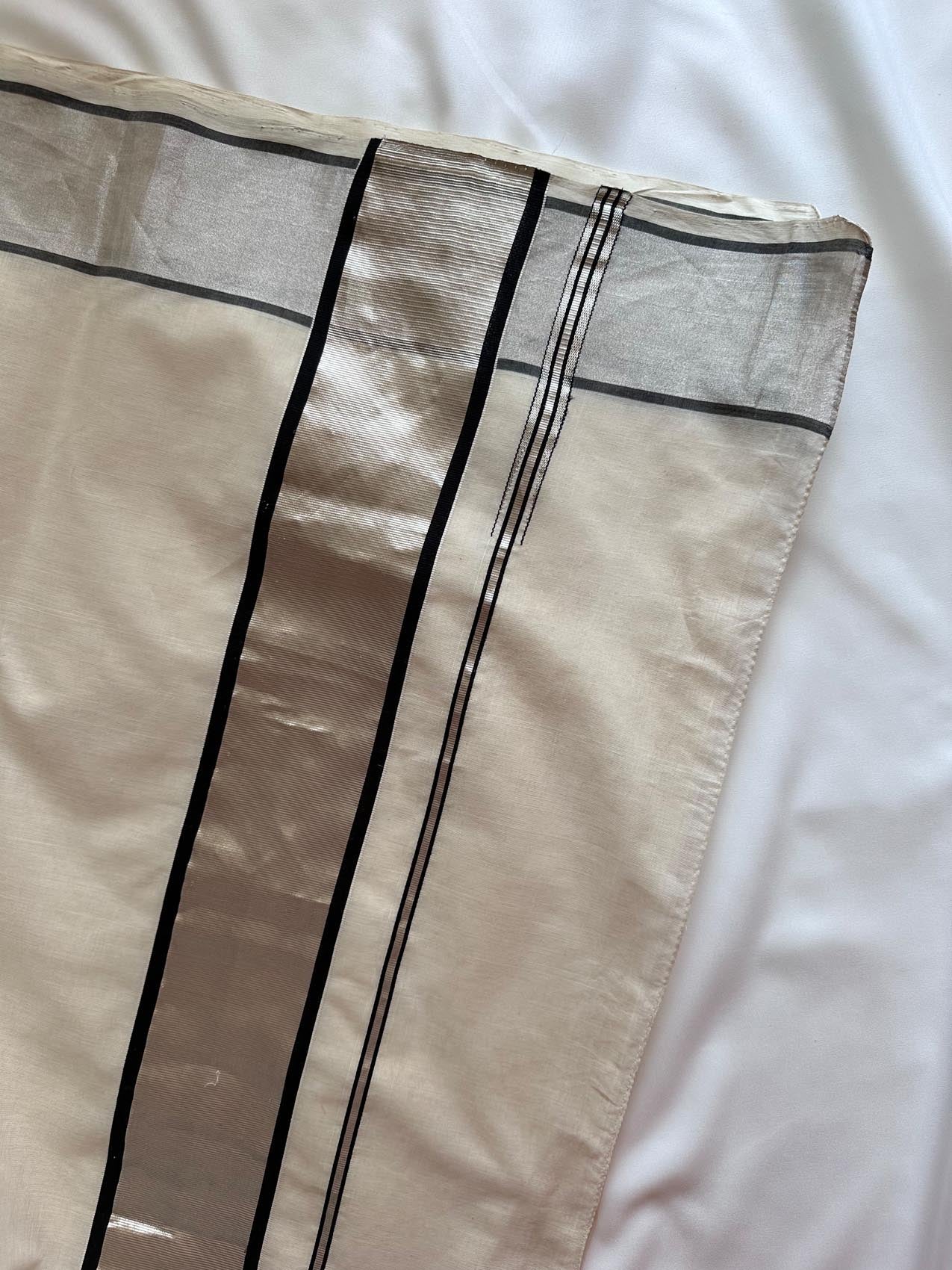 Kritika Handwoven Cotton Kasavu Saree